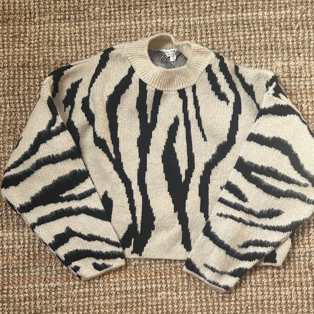 Miss Selfridge Zebra Pattern Sweater - Black and Cream